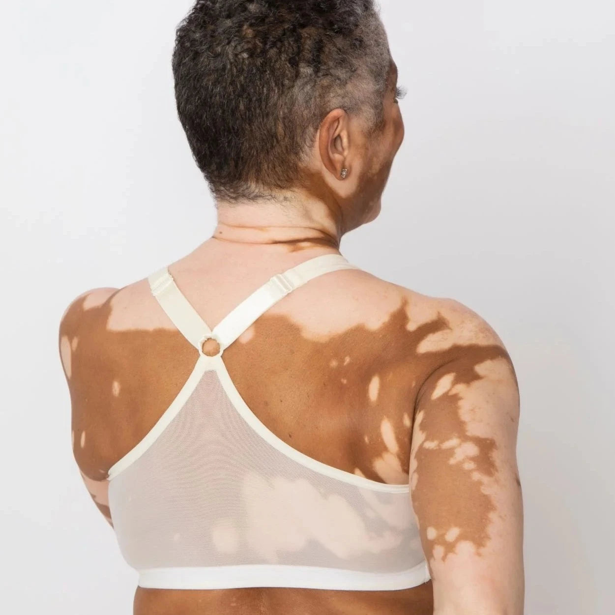 Bianca Front Closure Sports Bra | AnaOno at Bra Sisters | The Bianca is a pocketed front-closure sports bra that is both supportive and soft, allowing you to feel strong and supported.
