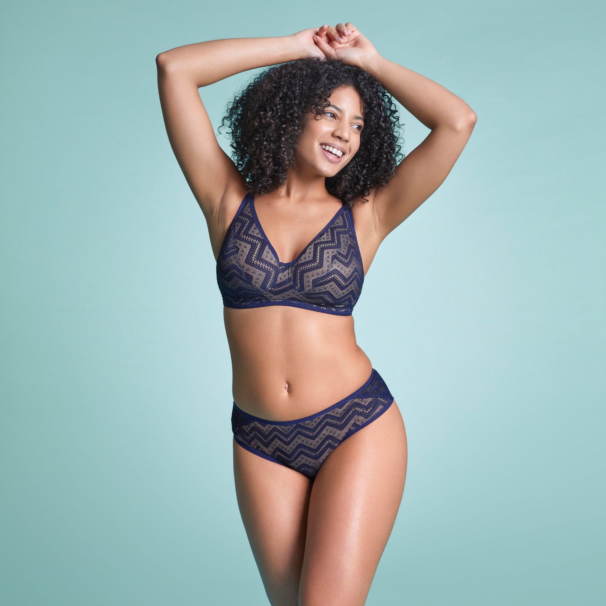 Zahra Zig-Zag Lace Bra in Navy & Cream | Pocketed Bras | Royce Lingerie