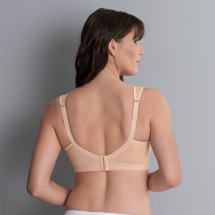 Soft, breathable and fast-drying - this is VIVANA ACTIVE sports bra with pockets on both sides | in colour Dark Sand | Maximum support and excellent comfort - designed for women after a mastectomy | Anita