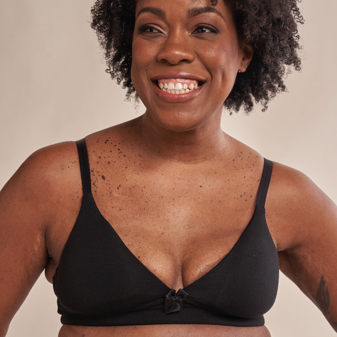 Molly Pocketed Plunge Bra in Black |  AnaOno | Post-surgery bras made just for those affected by breast cancer and breast surgery.